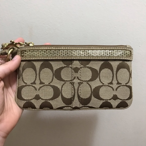 Coach Handbags - Coach Wristlet